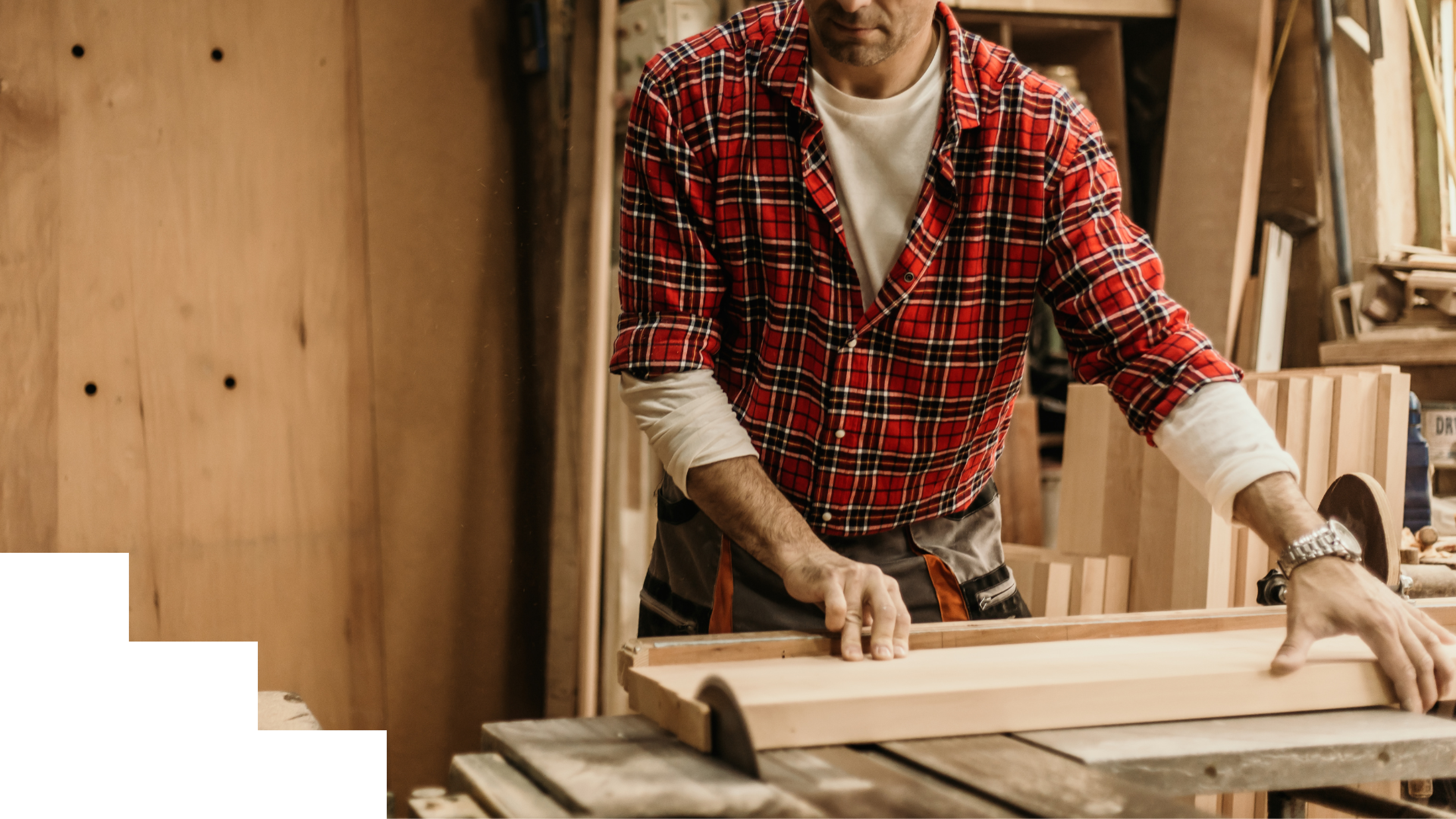 Travaux de menuiserie en bois