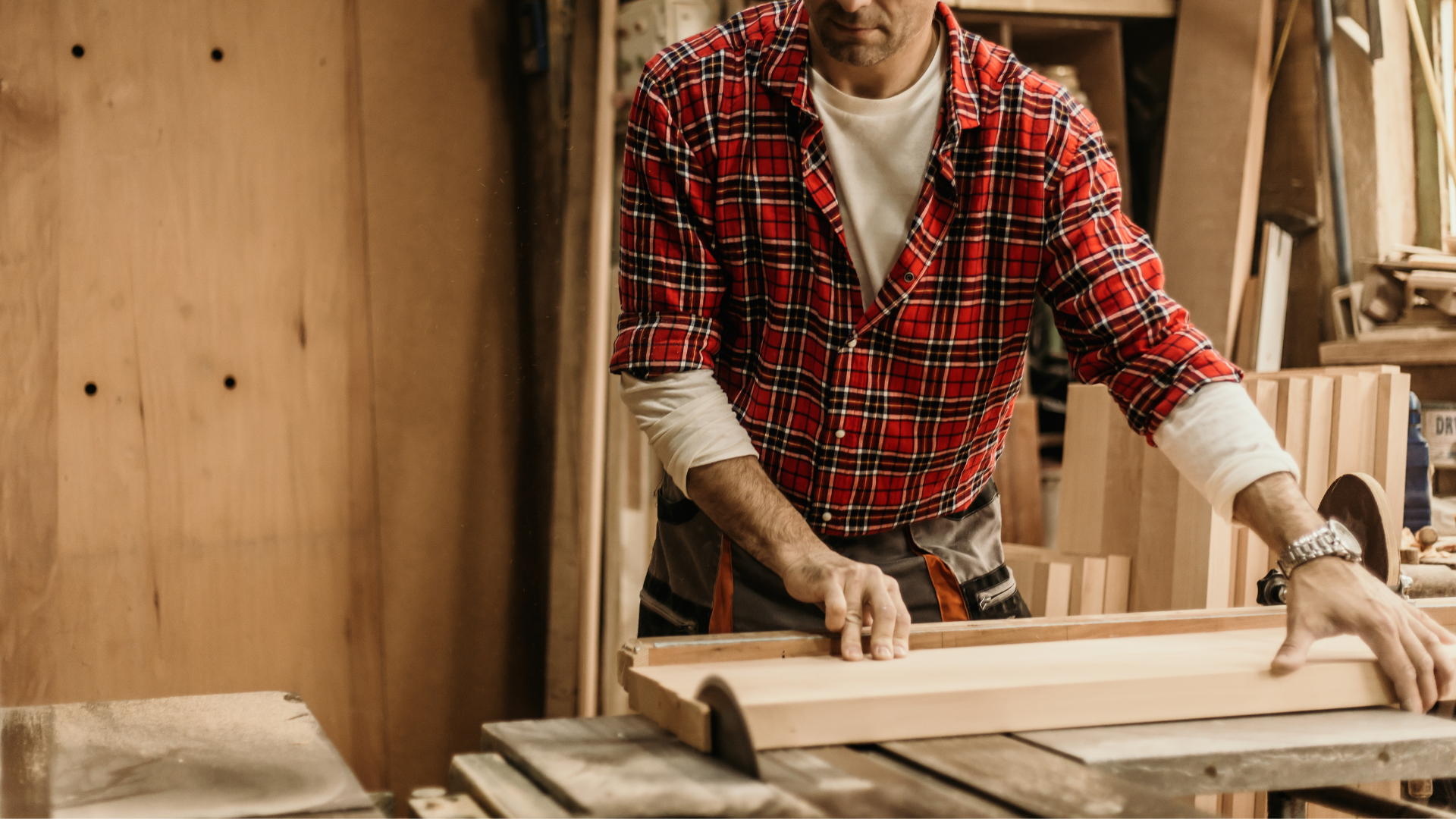 Travaux de menuiserie et bois